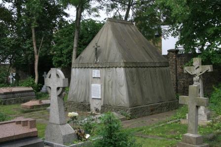 Sir Richard Burtons Tomb.